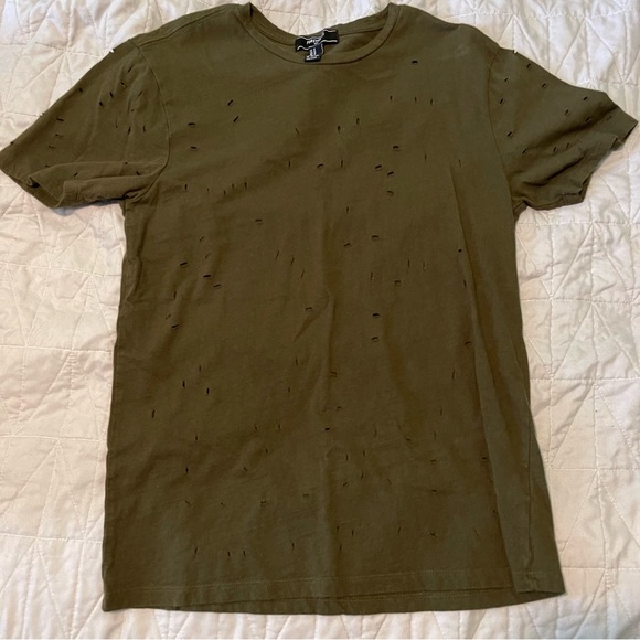 Medium green distressed tshirt - Picture 3 of 3